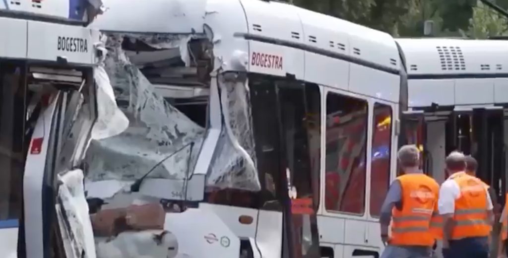 Σφοδρή σύγκρουση δύο τραμ στη Γερμανία – 25 τραυματίες, επτά σε σοβαρή κατάσταση (βίντεο)
