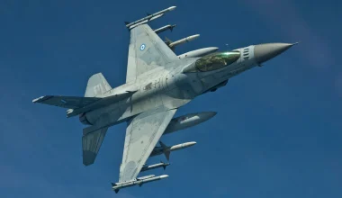 Τουρκικά οπλισμένα F-16 «συνεπλάκησαν» με ελληνικά μαχητικά στο Αιγαίο