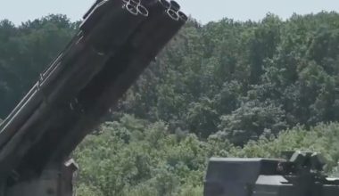 Ρωσικά Tornado-S έπληξαν υπόγειο ουκρανικό διοικητήριο στην περιοχή του Ντομπροπόλιε (βίντεο)
