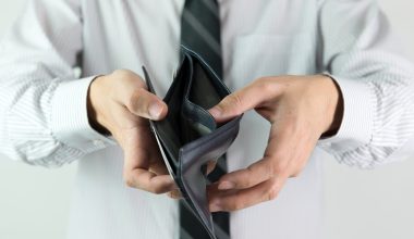 ΟΟΣΑ: Η Ελλάδα στην τελευταία θέση για το πραγματικό διαθέσιμο εισόδημα των νοικοκυριών!