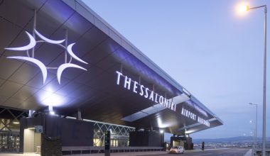 Ακυρώθηκε πτήση από το αεροδρόμιο «Μακεδονία» προς Γερμανία: Πουλί εντοπίστηκε στον κινητήρα του αεροσκάφους