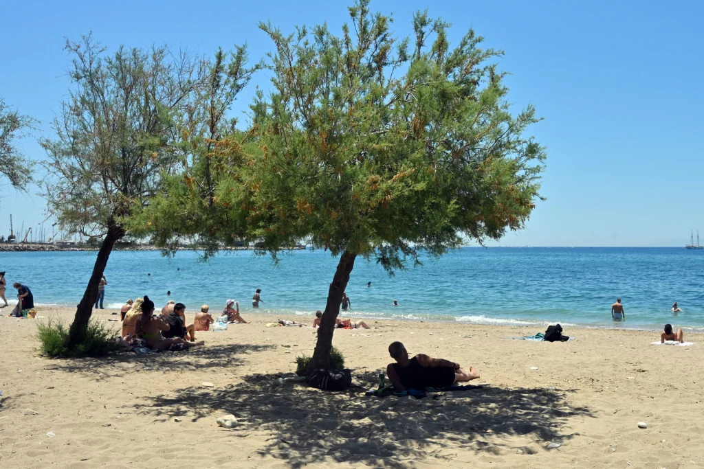 Καιρός: «Έρχονται» 40άρια το σαββατοκύριακο – Ισχυρά μελτέμια στο Αιγαίο