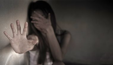 Σάλος στη Νέα Αγχίαλο: 66χρονος αυνανιζόταν με 13χρονη γειτόνισσά του – Πώς έγινε αντιληπτός