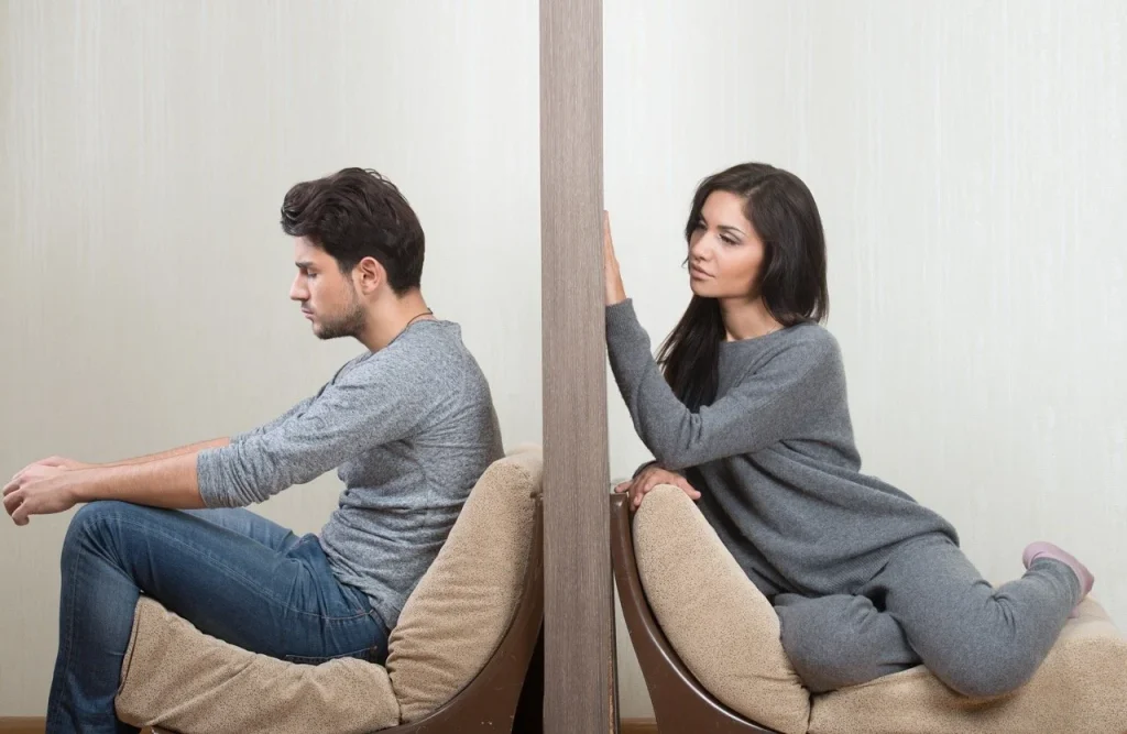 Όταν η αγάπη «τρομάζει»: Το φαινόμενο του Avoidant Attachment στις σύγχρονες σχέσεις