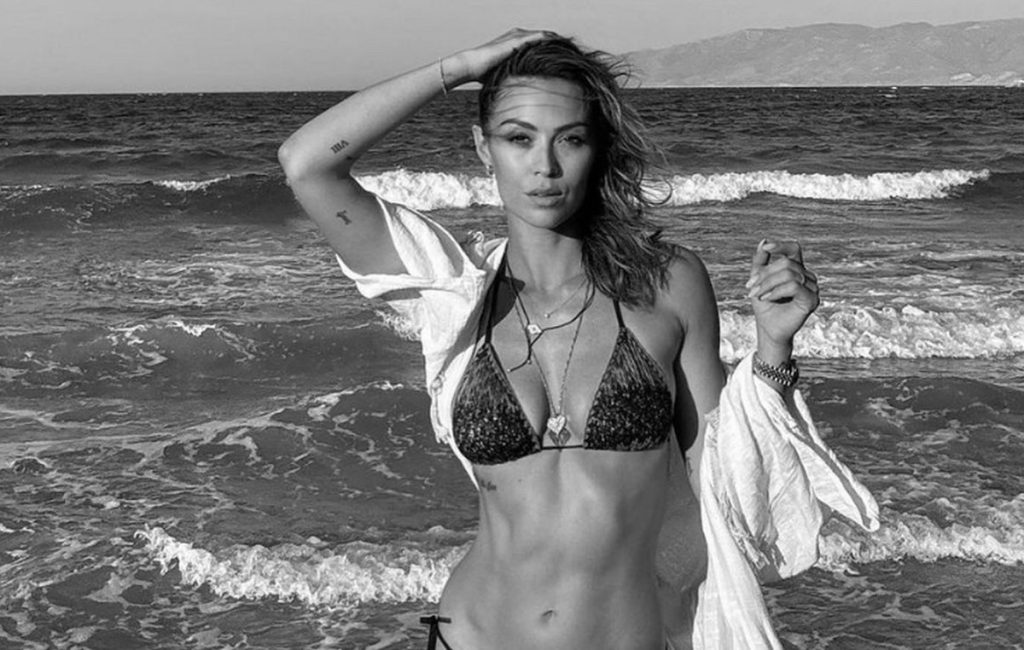 Δ.Παντέλη: Πόζαρε με μπικίνι στην Μύκονο και «μοίρασε καρδιακά» στο Instagram – Δείτε φωτογραφίες