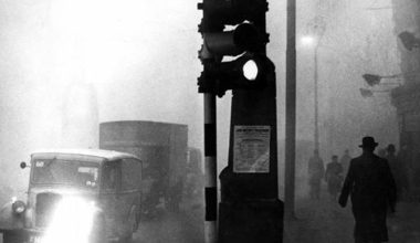 Αυτό το γνωρίζατε; – Πότε και πού τοποθετήθηκε το πρώτο φανάρι στους ελληνικούς δρόμους