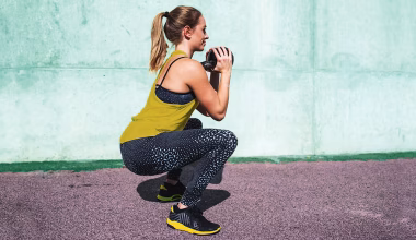 Τα squats μετά το φαγητό μπορούν να βοηθήσουν το σάκχαρο – Πόσα λεπτά αρκούν