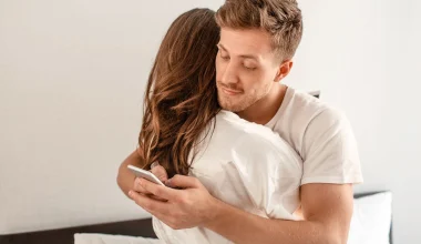 Micro-cheating: Οι μικρές συμπεριφορές που θεωρούνται προδοσία