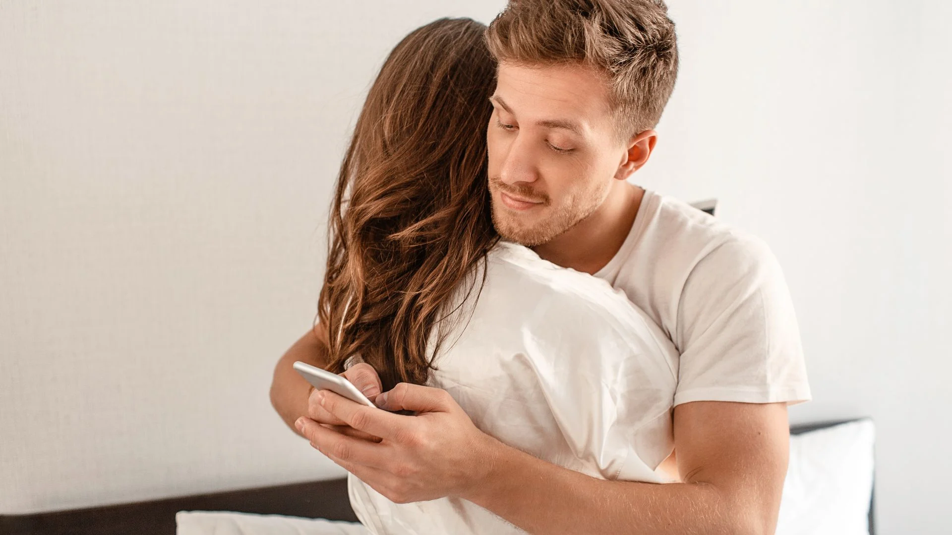 Micro-cheating: Οι μικρές συμπεριφορές που θεωρούνται προδοσία