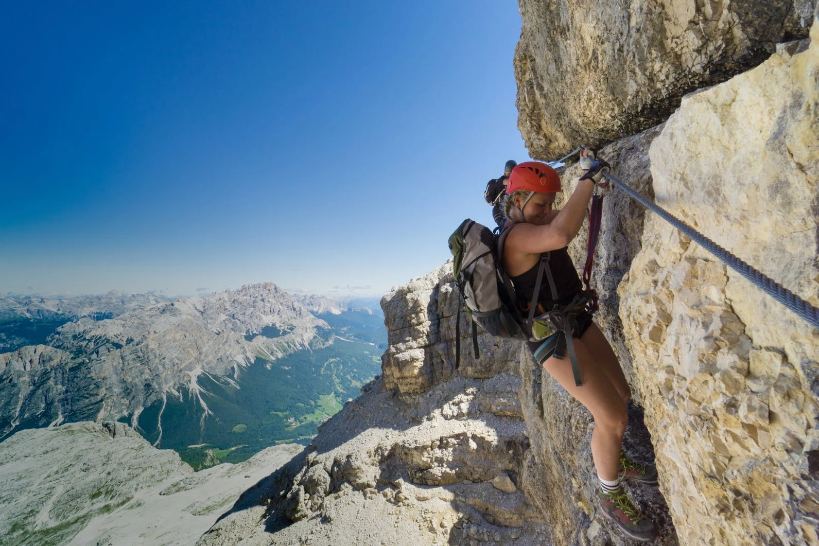 Via Ferrata: Οι «σιδερένιοι δρόμοι» που οδηγούν στις πιο απόκρημνες πλαγιές