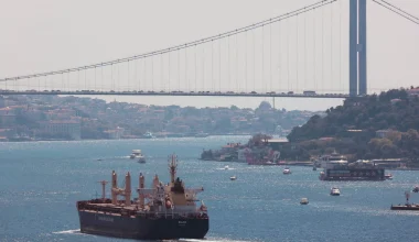 Η Τουρκία βάζει «φρένο» στα πλοία από το Νοβοροσίσκ της Ρωσίας – Για να πιέσει η Μόσχα το Ιράν;