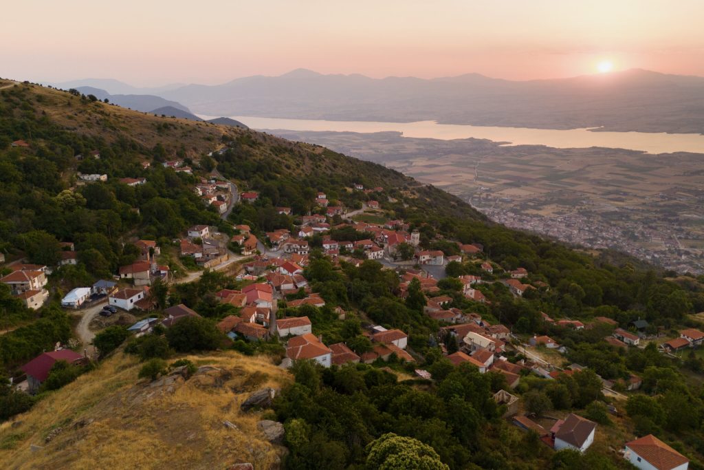 Τα ελληνικά χωριά που μετακινήθηκαν ολόκληρα σε άλλη τοποθεσία