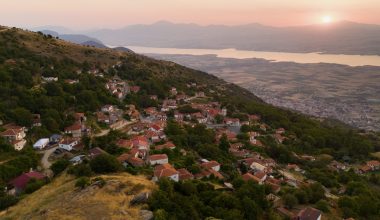 Τα ελληνικά χωριά που μετακινήθηκαν ολόκληρα σε άλλη τοποθεσία