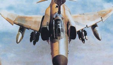 Το Ιράν ενεργοποιεί τα F-4 Phantom για βομβαρδισμούς: Τα αμερικανικά μαχητικά σε ετοιμότητα να χτυπήσουν Αμερικανούς