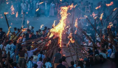 Πανικός σε φεστιβάλ με πυρσούς στην Κίνα: Άνθρωποι «τυλίχθηκαν» στις φλόγες – 16 τραυματίες (βίντεο)