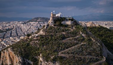 Τα μυστικά περάσματα που κρύβονται κάτω από ιστορικές πόλεις της Ελλάδας