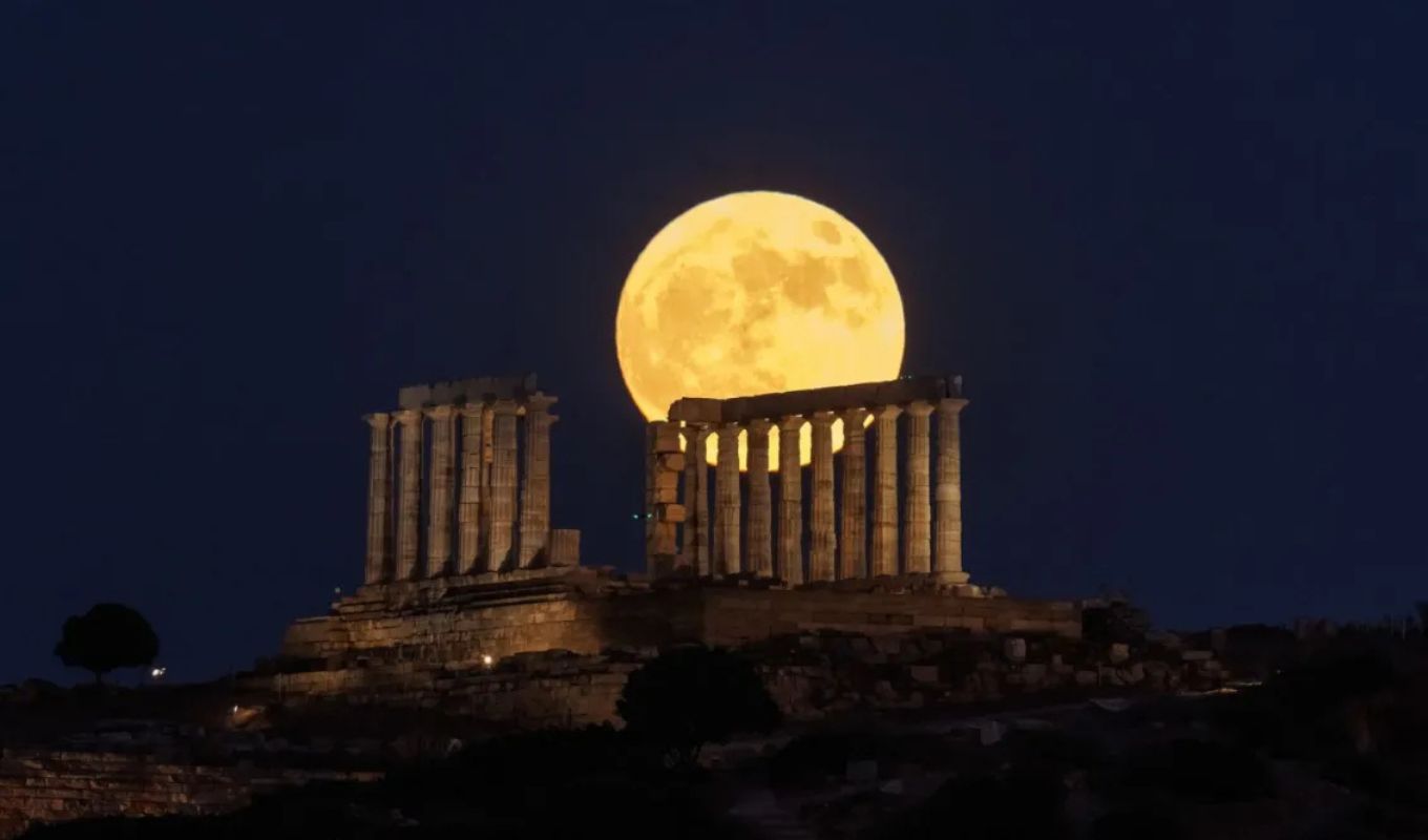 Φεγγάρι του Οξύρρυγχου: Γιατί ονομάζεται έτσι η Πανσέληνος του Αυγούστου και πότε θα την δούμε