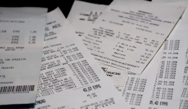 Κρατάτε παλιές αποδείξεις; – Τι αποκαλύπτει αυτή η συνήθεια για την προσωπικότητά σας