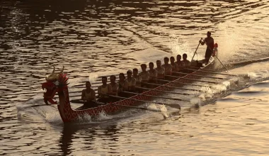 Dragon Boat: Η ομαδική κωπηλασία που έγινε παγκόσμια μόδα και ο ρόλος του τυμπανιστή