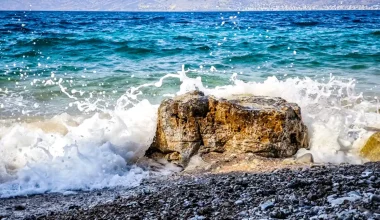 Καιρός: Iσχυροί άνεμοι και θερμοκρασίες έως 39 βαθμούς Κελσίου σήμερα – Πότε υποχωρεί η ζέστη