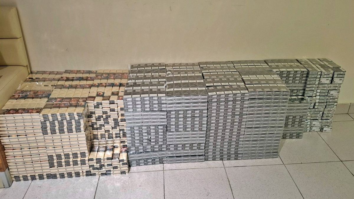 Συνελήφθησαν δύο αλλοδαπές στον αερολιμένα της Ρόδου: Έκρυβαν στις βαλίτσες τους 3.928 πακέτα λαθραίων τσιγάρων