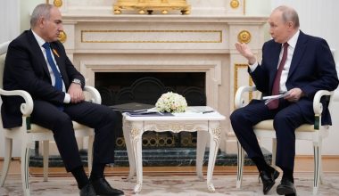 Τελεσίγραφο Β.Πούτιν σε Ν.Πασινιάν: «Διάλεξε ή με εμάς ή με την ΕΕ»