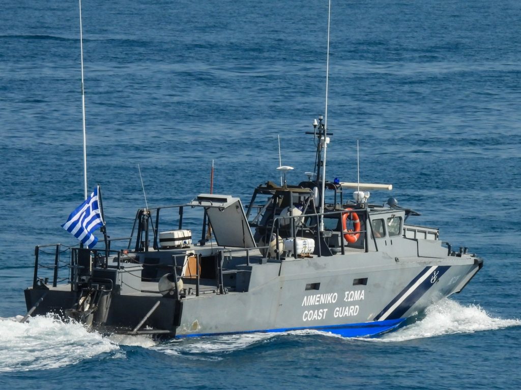 Συγκρούστηκαν δύο τουριστικά σκάφη στους Αντίπαξους