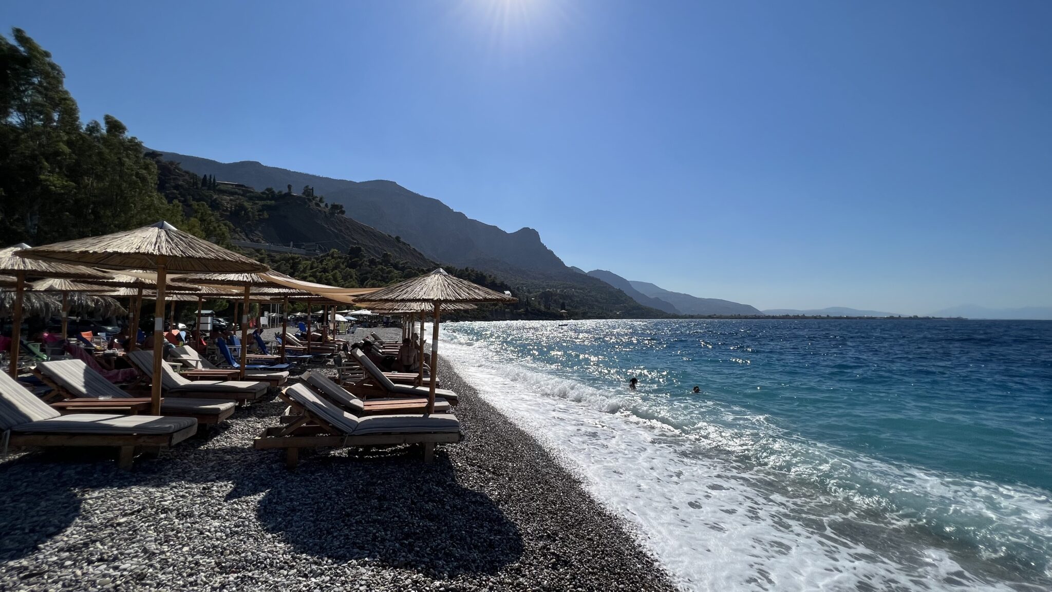 Συνελήφθη μητέρα στην παραλία της Αιγιαλείας για τον ξυλοδαρμό του 6χρονου γιου της