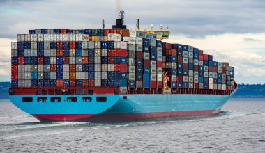 Κόλπος του Ομάν: Ελικόπτερο κτύπησε containership στα ανοικτά του Μουσκάτ – Στις φλόγες το μηχανοστάσιο