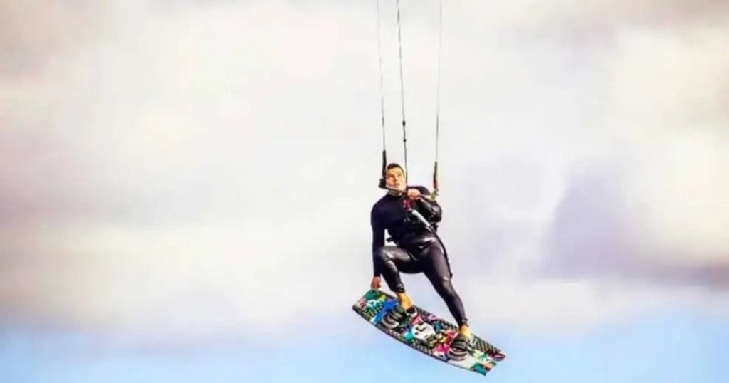 Αργεντινή: Νεκρός 32χρονος αθλητής του kitesurfing – Πνίγηκε μετά από άλμα στη λιμνοθάλασσα (βίντεο)