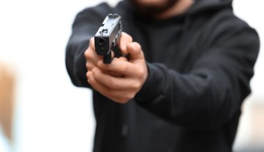 45χρονος έκανε «κόλαση» την ζωή της πρώην συντρόφου του: Μέχρι και πλαστικό πιστόλι έβγαλε για να την φοβίσει