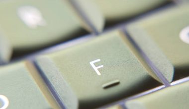 Δεν πάει το μυαλό σας: Να γιατί τα πλήκτρα F και J έχουν ένα μικρό εξόγκωμα πάνω τους