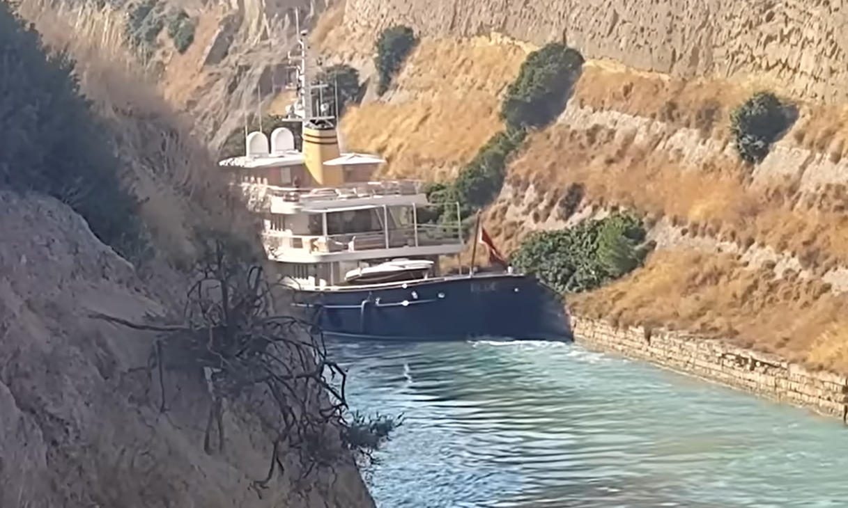Βίντεο: H στιγμή που superyacht 50 εκατ. δολαρίων «κτυπά» στα πράνη της Διώρυγας Κορίνθου