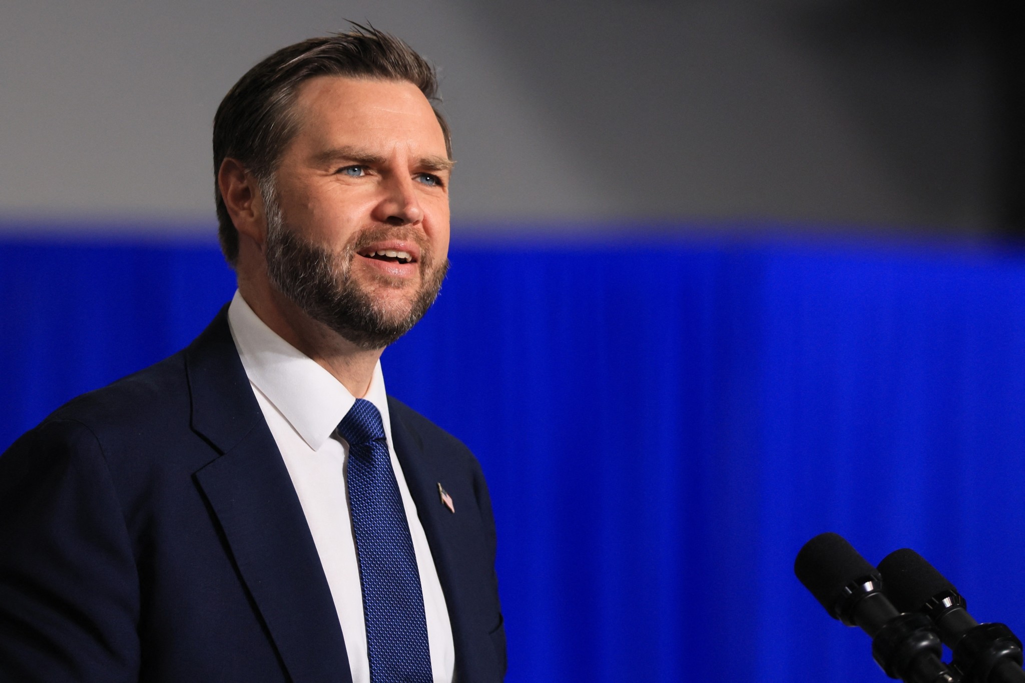 FT: Ο Τ.Ν.Βανς κάλεσε την Ουκρανία να σταματήσει να κτυπά δεξαμενόπλοια με πετρέλαιο στη Μαύρη Θάλασσα