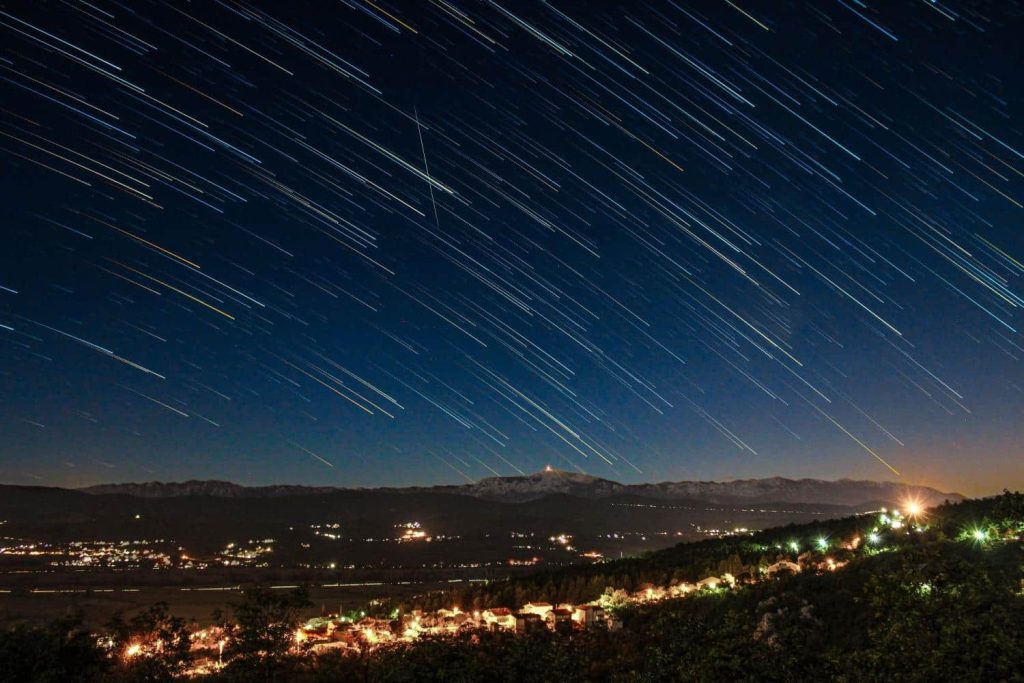 Σπάνιο «ραντεβού»: Τα 4 ουράνια φαινόμενα που θα συμβούν σήμερα 12 Αυγούστου – Τι θα δούμε στην Ελλάδα