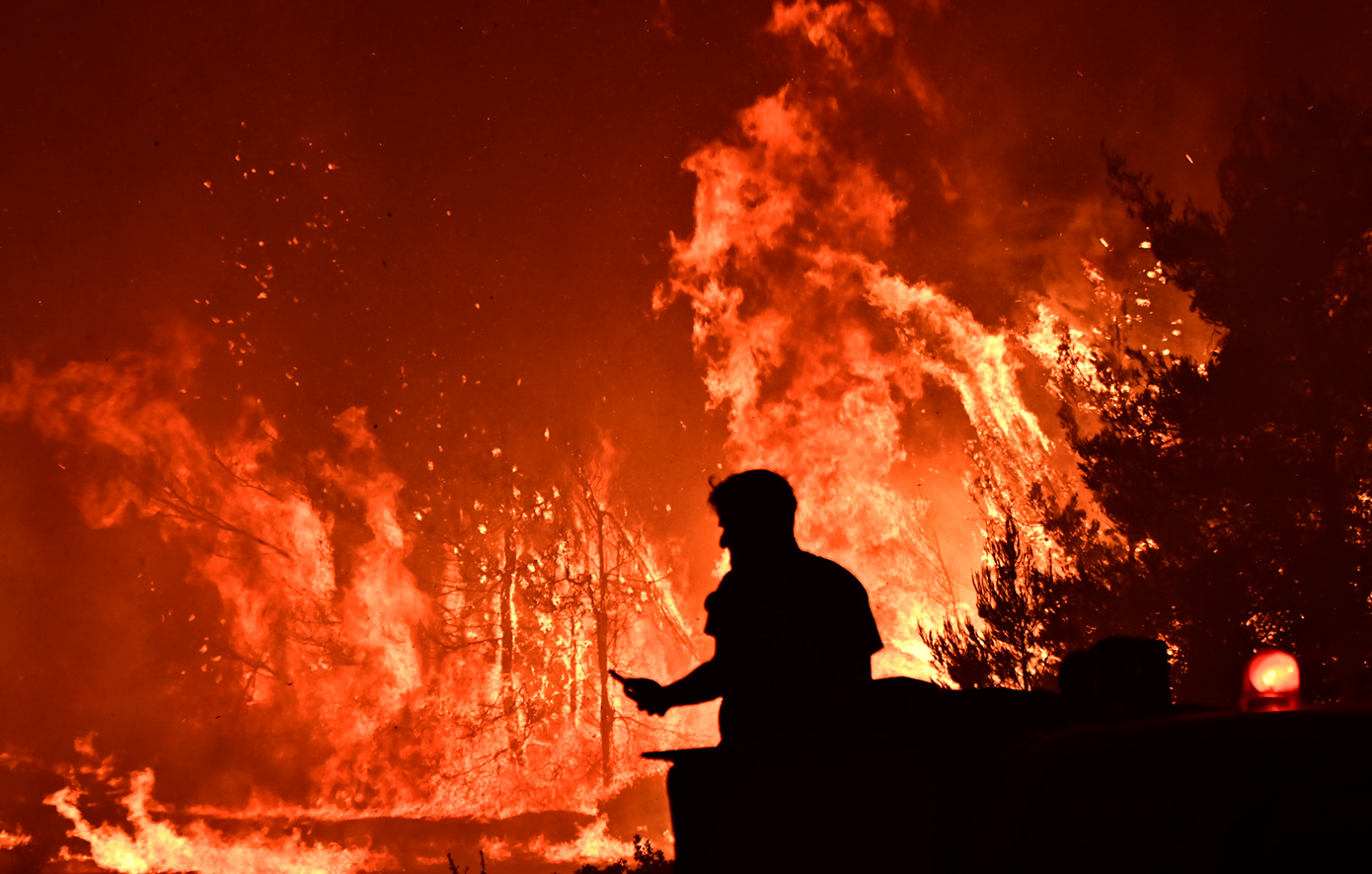 Τρεις συλλήψεις για πυρκαγιές από αμέλεια σε Αργολίδα, Πέραμα και Ροδόπη