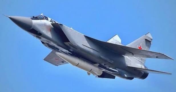 Η Ρωσία σταματά την παραγωγή των Kinzhal και Kh-32 – Αλλάζει προτεραιότητες στα πυραυλικά συστήματα