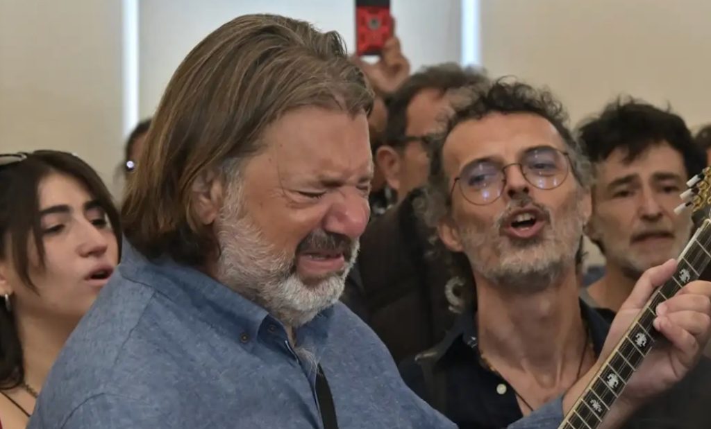 Νίκος Καλογερόπουλος: Με το «Καραϊσκάκης» και δάκρυα το τελευταίο αντίο