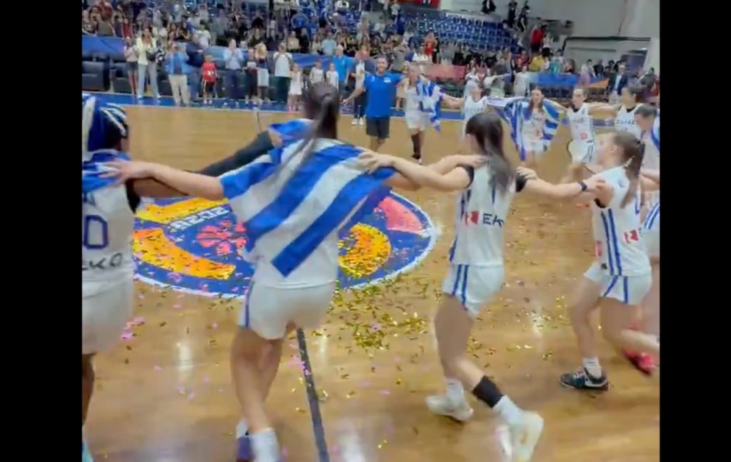 Με συρτάκι πανηγύρισε η Εθνική Κορασίδων την άνοδο στην Α’ Κατηγορία (βίντεο)