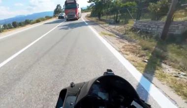 Τον… Χάρο με τα μάτια του είδε οδηγός μηχανής όταν βυτιοφόρο επιχείρησε προσπέραση (βίντεο)