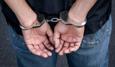 Κάρπαθος: Χειροπέδες σε 34χρονο Δανό που αυτοϊκανοποιούνταν μπροστά σε μητέρα και κόρη!