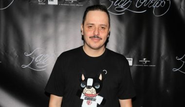Αλέξανδρος Τσουβέλας: «Αυτομαστιγώνομαι, ακόμα και όταν με ξεγελούν τα ρίχνω στον εαυτό μου]