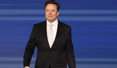 Μισθολογικό χάσμα στην Tesla – Ο Έλον Μασκ πήρε 2,5 εκατ. φορές περισσότερα από τον μέσο εργαζόμενο