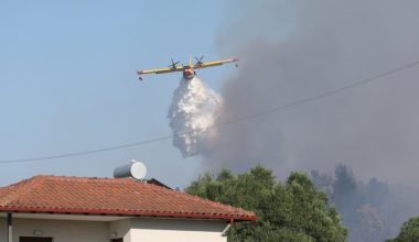Καίγεται και η Χαλκιδική – Εκκένωση διά θαλάσσης της Σίβηρης (βίντεο-upd)