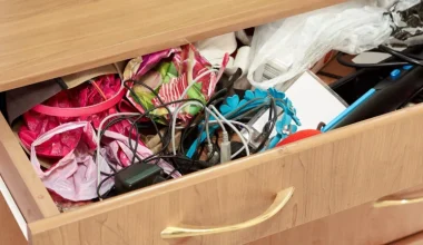 Γιατί όλοι έχουμε ένα «συρτάρι με άχρηστα» στο σπίτι
