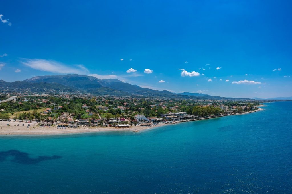 Ρίο: Τέσσερις κολυμβητές παρασύρθηκαν από τα ρεύματα – Στήθηκε επιχείρηση διάσωσης (βίντεο)