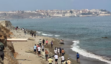 Νεαρή Iσπανίδα για την κατάσταση στην Θέουτα: «Οι γυναίκες φοβούνται να κυκλοφορήσουν μόνες τους – Κανείς δεν μιλά»