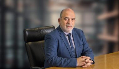 «Έφυγε» από τη ζωή ο πρόεδρος της Εθνικής Επιτροπής Τηλεπικοινωνιών και Ταχυδρομείων, Δημήτρης Βαρουτάς