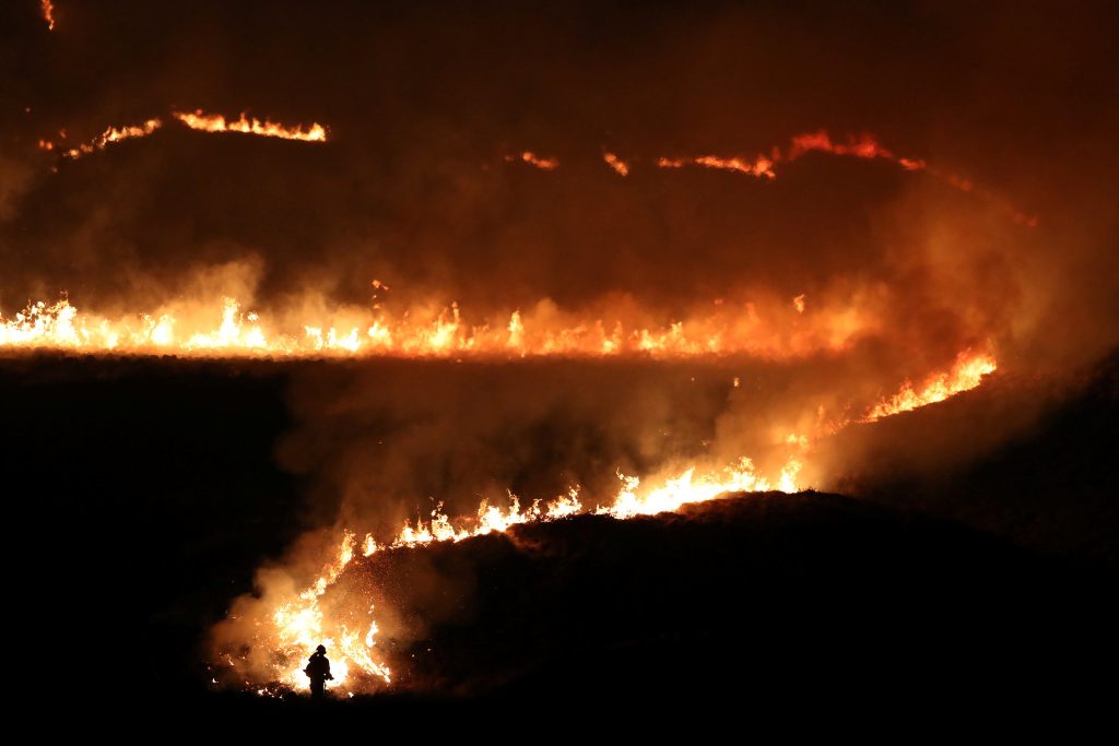Πρωτοφανής αριθμός πυρκαγιών στη Βρετανία – Εκατοντάδες εκκενώσεις λόγω απουσίας του κρατικού συντονισμού