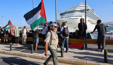 Πειραιάς: Συγκέντρωση διαμαρτυρίας για την άφιξη του ισραηλινού κρουαζιερόπλοιου «Crown Iris» (φωτο)